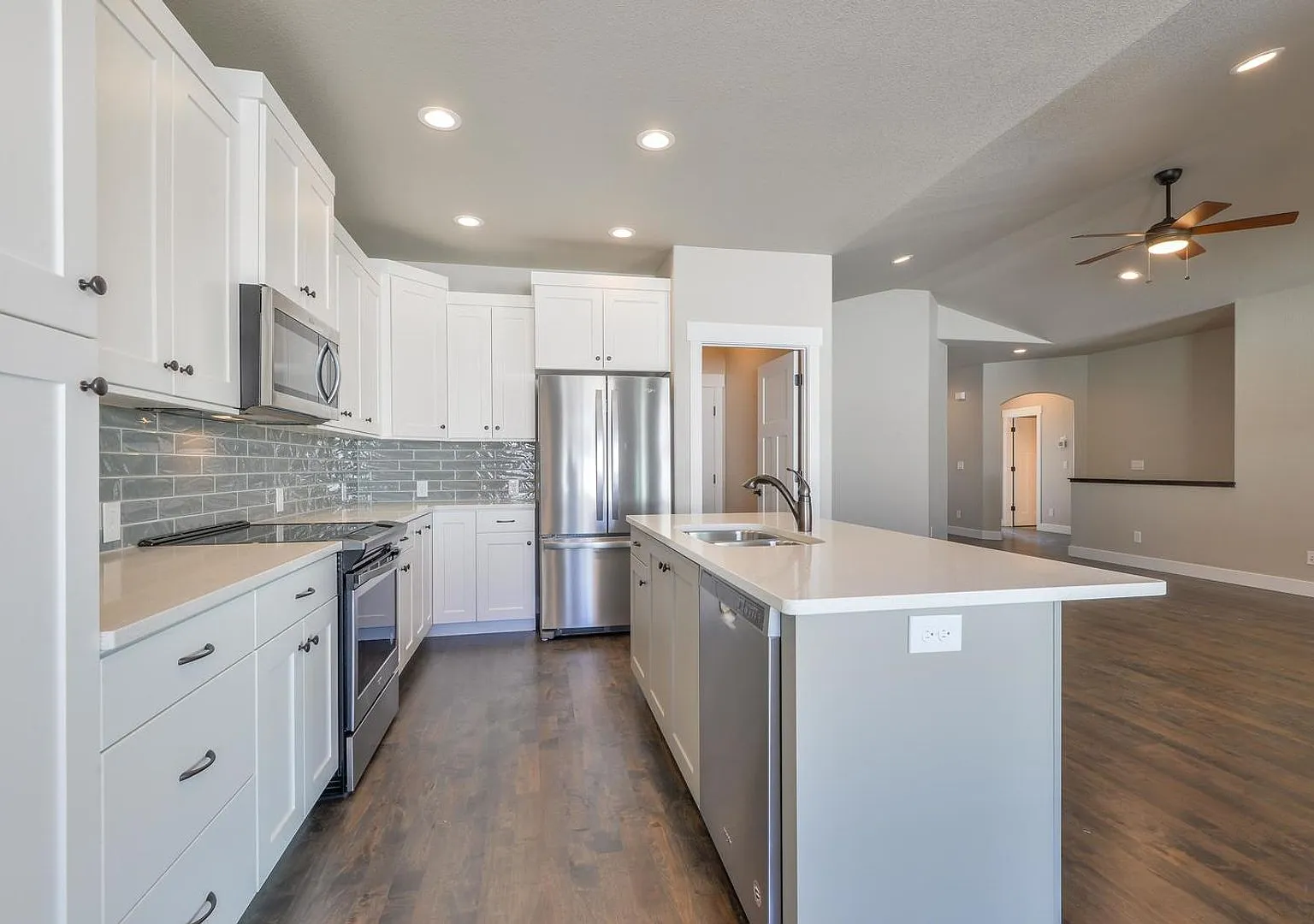 Beautiful 3 Bedroom, 2.5 Bath Ranch in Berthoud! — Photo 4