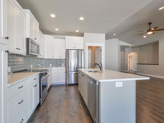 4th image of 1618 Tundra Ave
