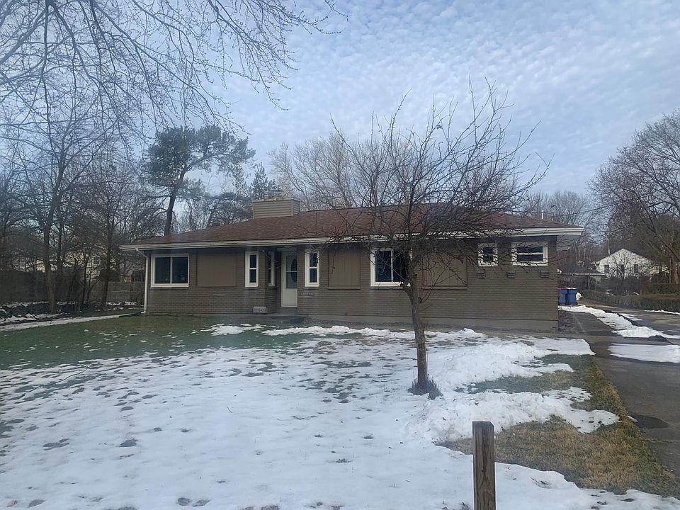 1st image of 1345 Laughlin Dr NW