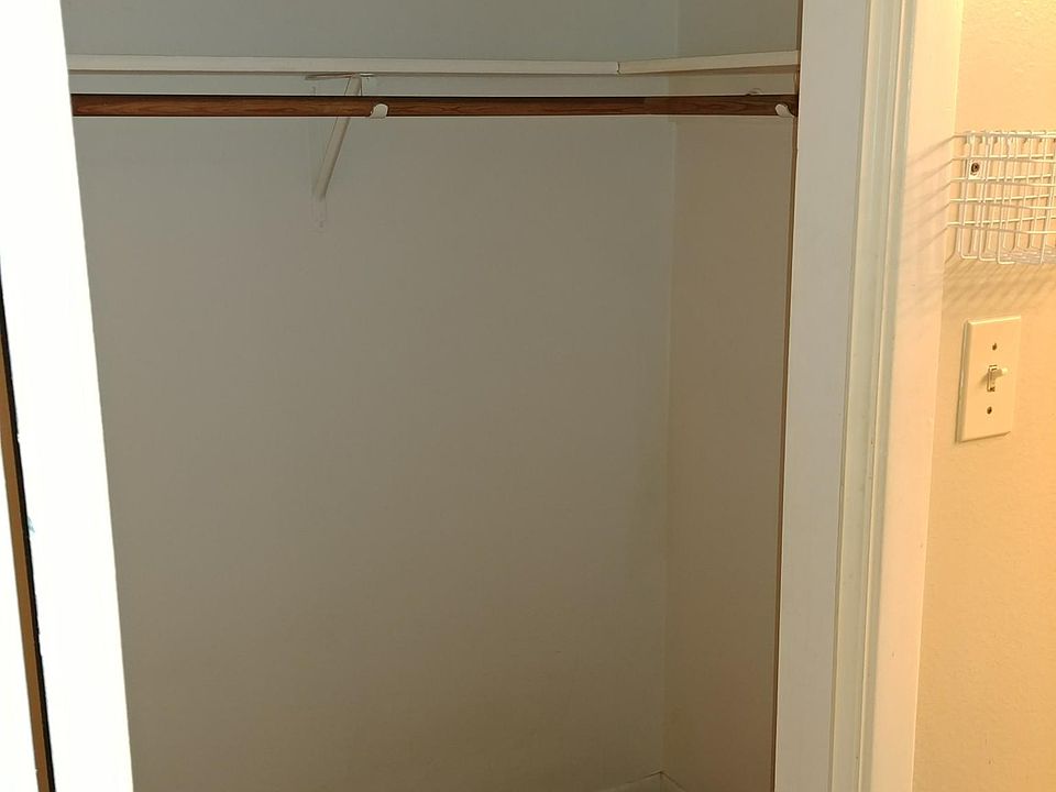 2nd image of 607 Valley View Dr APT A