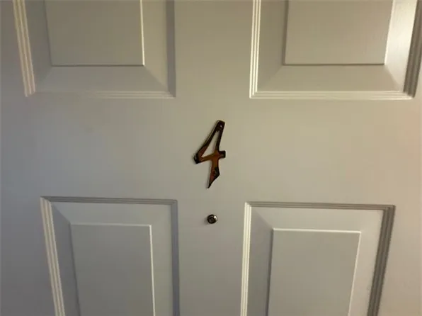 96 Hammond St, Bangor, ME