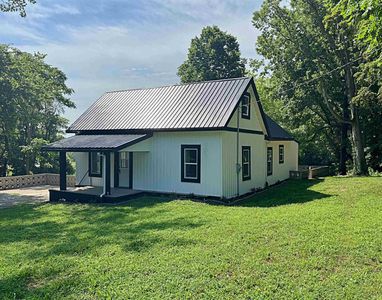 305 E Jefferson St, Edwardsport, IN, 47528