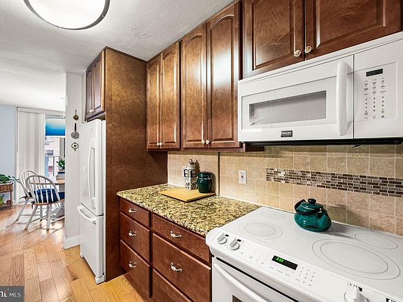 4th image of 1901 John F Kennedy Blvd APT 1618