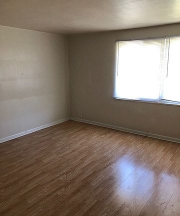 4th image of 3572 Western Ave #3572