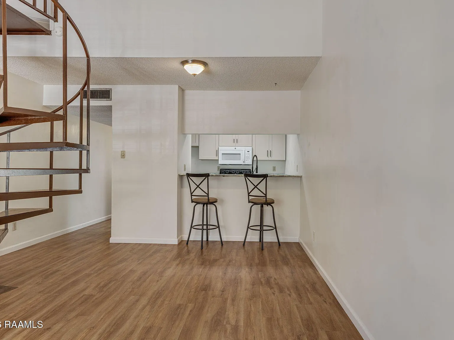 300 Lozes Ave — Photo 3