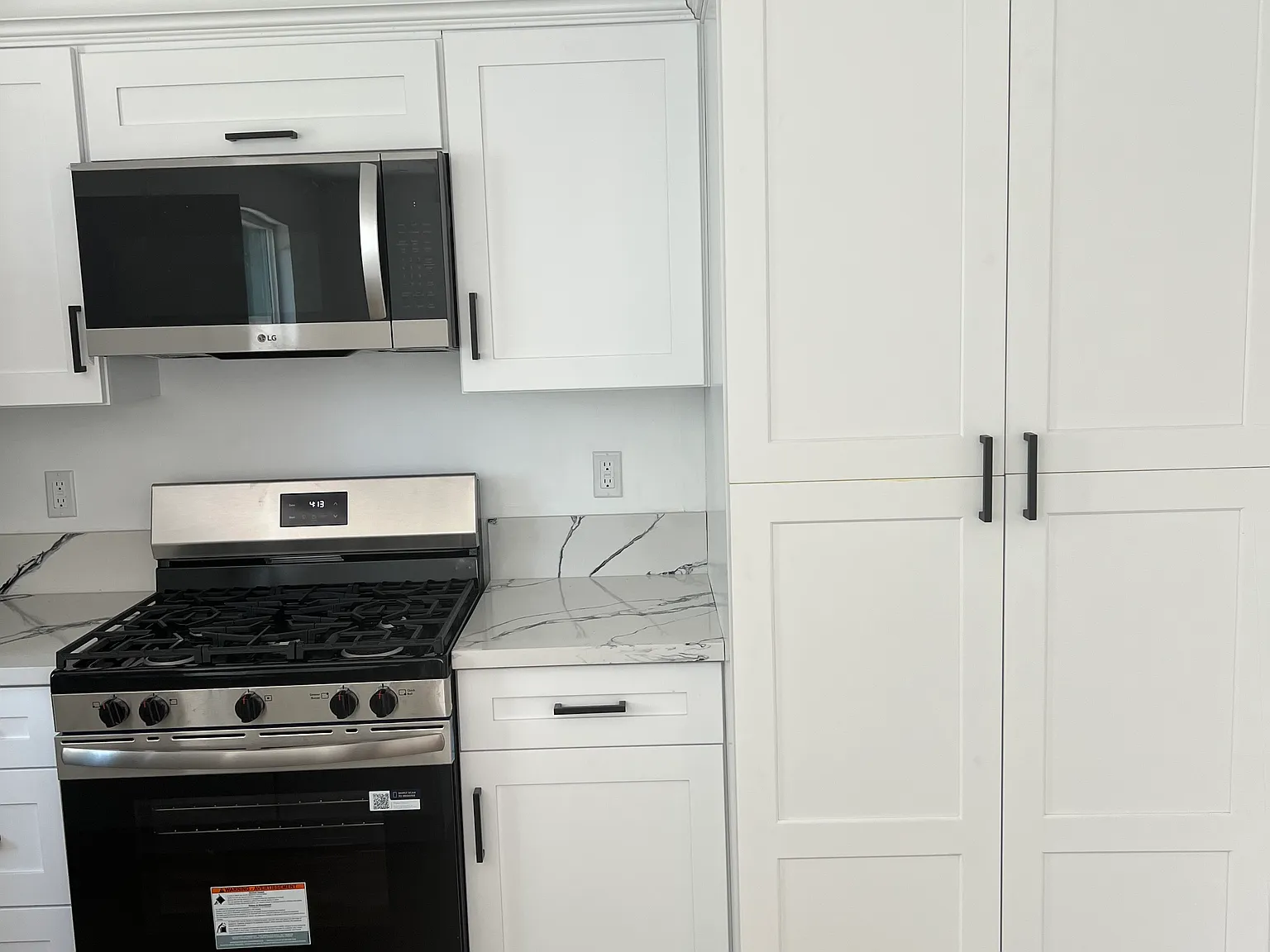 2 bed, 700 sqft, $2,599 — Photo 2