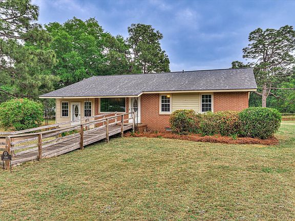 3rd image of 1086 Horseshoe Road
