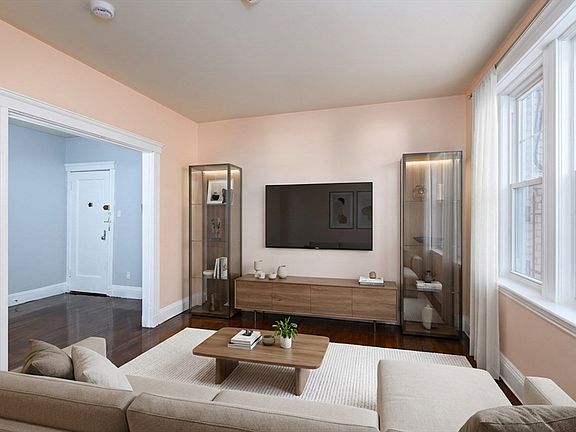 2nd image of 15 Colliston Rd APT 6