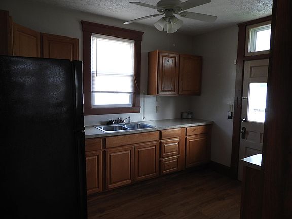 3rd image of 340 Princeton Ave