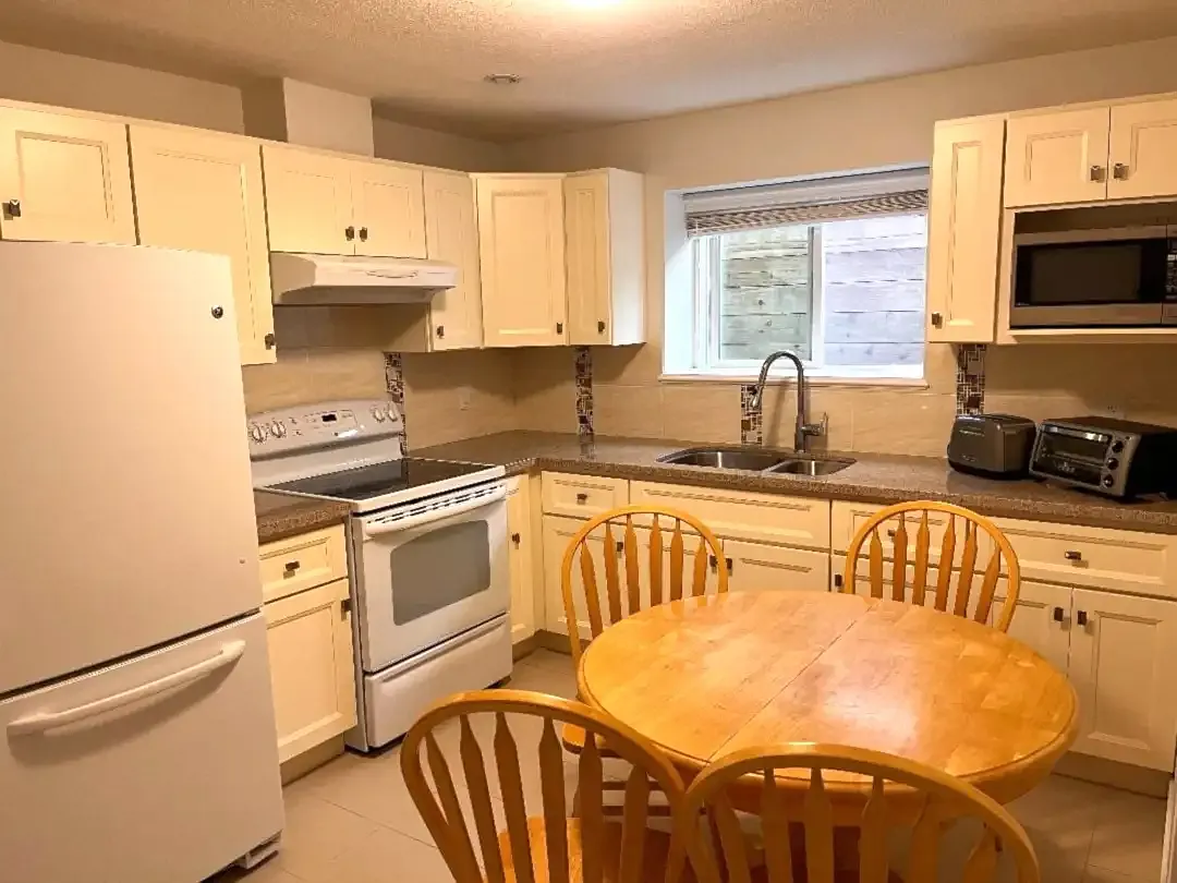 2 bed, 1000 sqft, $1,800 — Photo 1