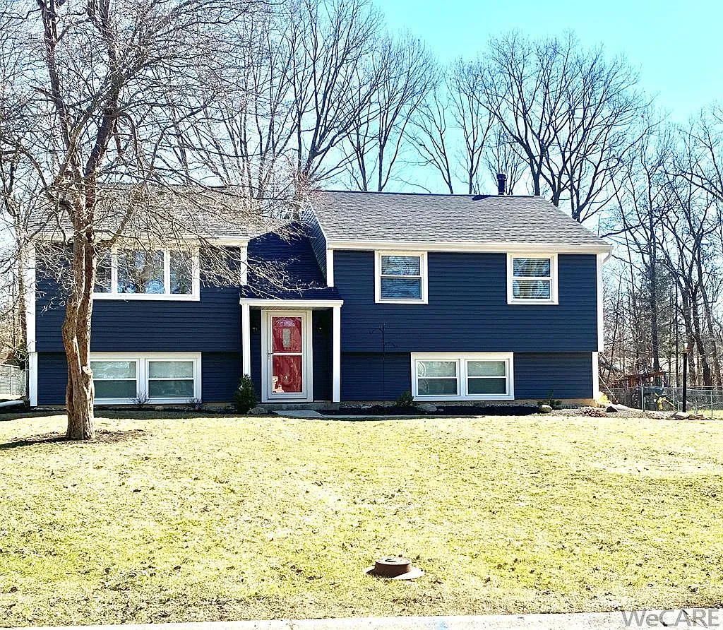 1465 W Shore Dr photo 1