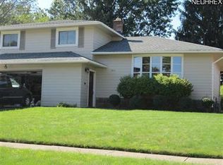 7410 Meadow Ln, Parma, OH