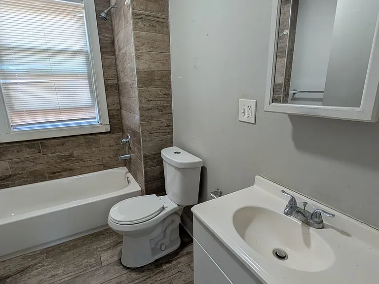 73 Gibbs St #22 — Photo 16