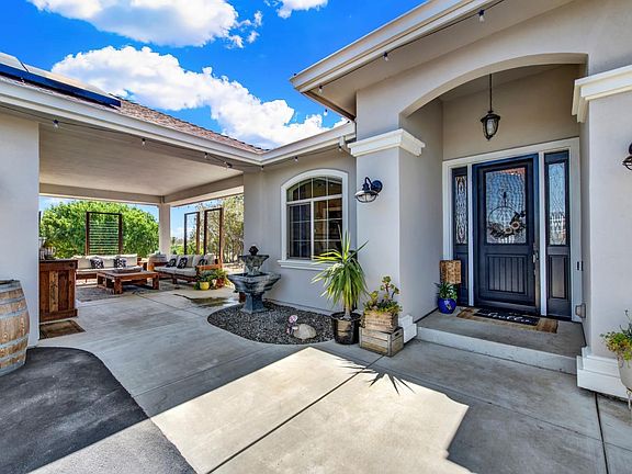 3rd image of 7798 Acacia Lane