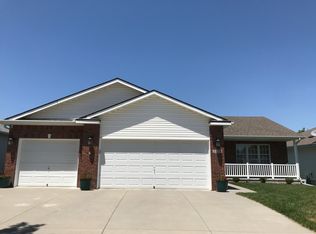 2030 Gunnison Dr, Lincoln, NE 68521