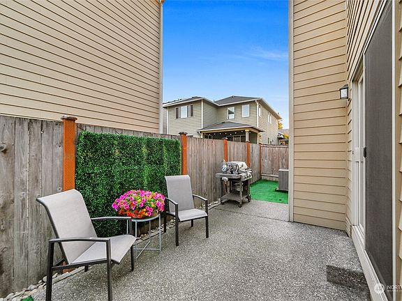 5th image of 9230 1st Street SE