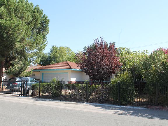 3rd image of 6897 Demaret Dr