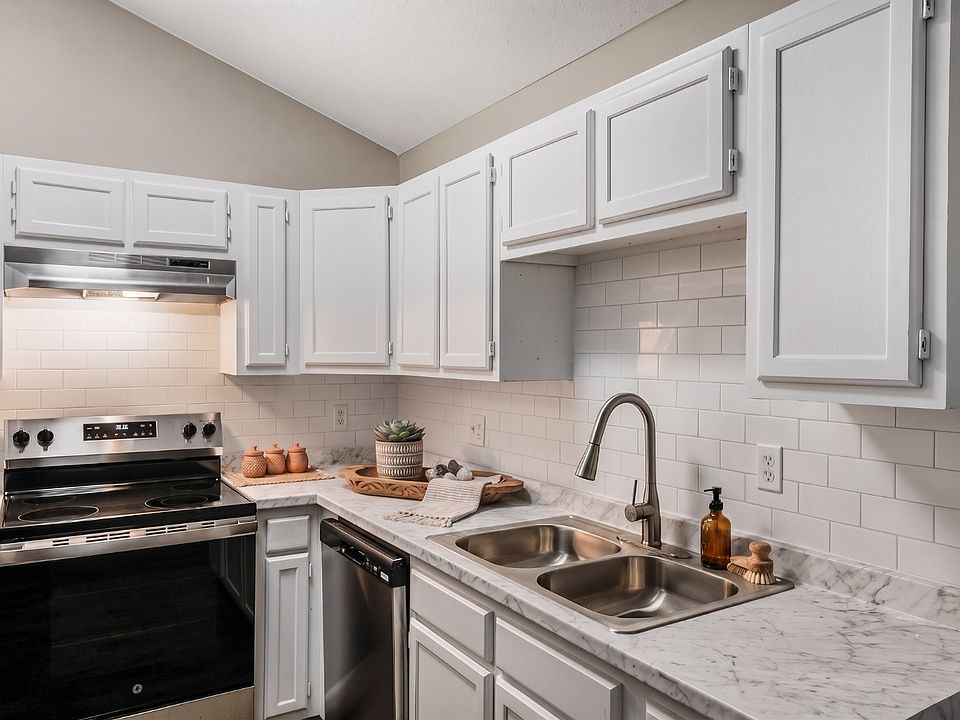 1st image of 3010 Sherrill Ave #3010