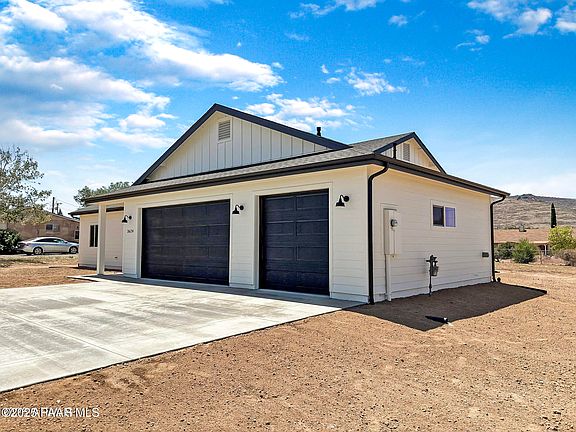 3rd image of 3624 N Meadowlark Dr