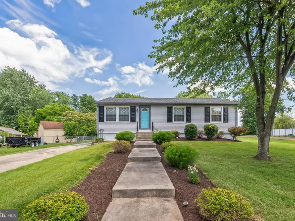 717 N Venetia Ave, Blackwood, NJ 08012