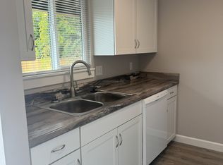 09_Bettis Wagoner Apts - Bldg 09 - 10-R2, Roseburg, OR 97470