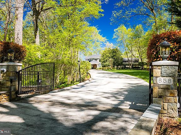 4th image of 658 Live Oak Dr