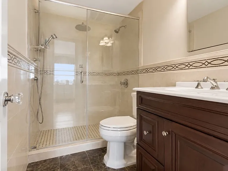 390 Commonwealth Ave — Photo 14