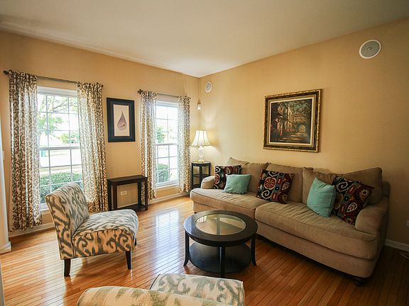 4th image of 22556 Reserve Cir
