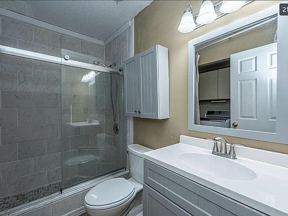 5th image of 262 Stefan Dr #10-C