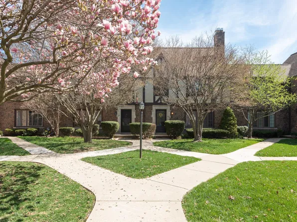 482 Saint Clair St, Grosse Pointe Farms, MI 48230