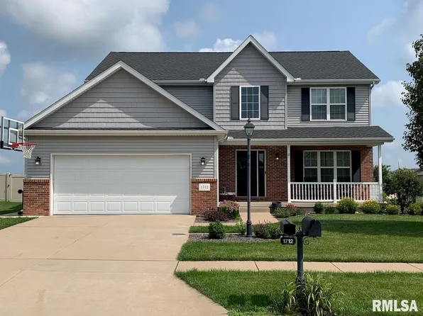 1712 Retriever Ln, Washington, IL 61571