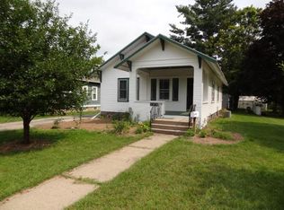 807 Berlin St, Waupaca, WI 54981