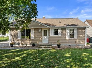 2228 Magnolia Ln, Green Bay, WI 54304