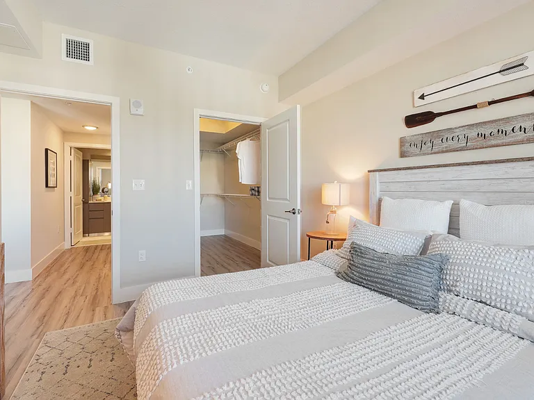 Pacifica — Photo 12