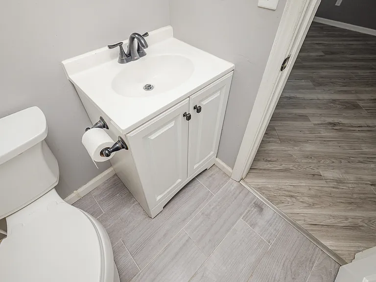 1208 Windsong Cir — Photo 15
