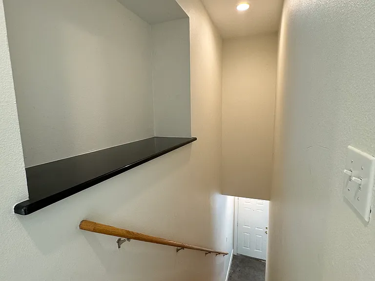 1109 W 22nd St — Photo 40