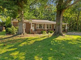 400 7th Avenue Pl NW, Hickory, NC 28601