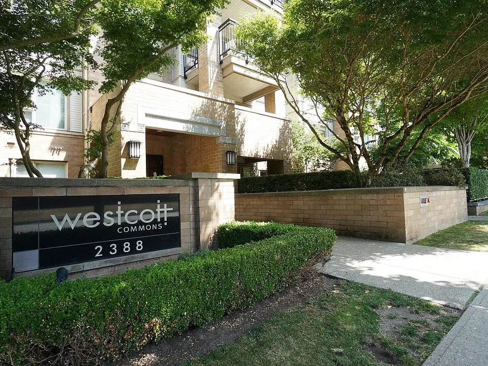 2388 Western Pkwy #411