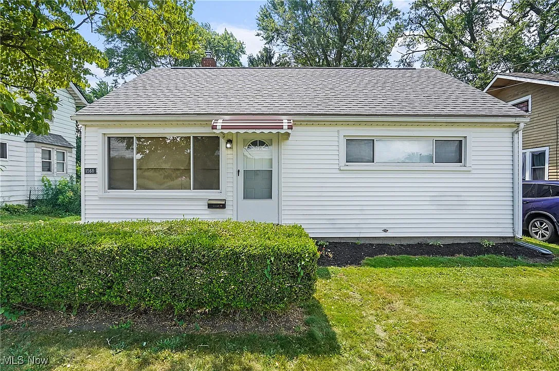 1568 Newton St photo 1