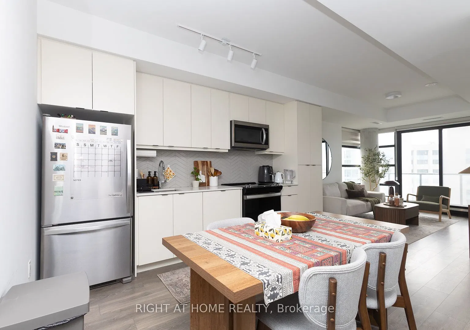 2 bed, $2,750 — Photo 3