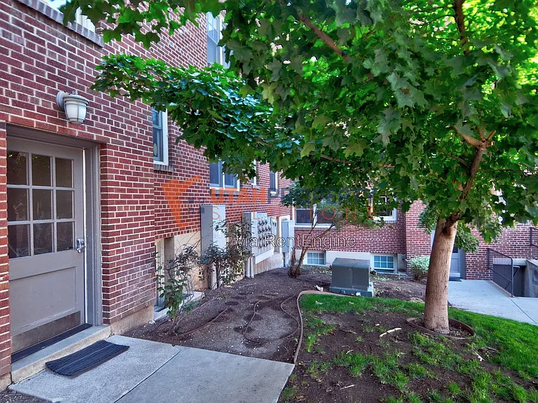 61 N T St #6 — Photo 23