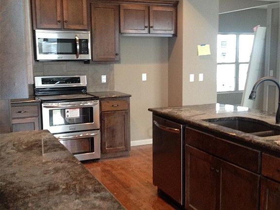 3rd image of 21323 Blackstone Cir