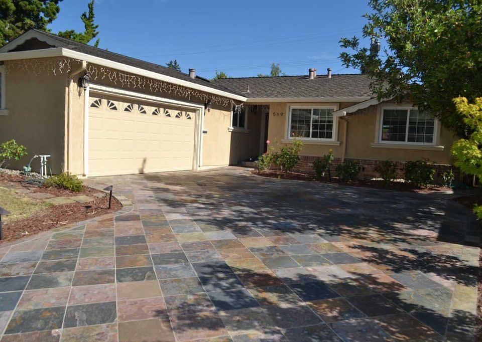 1st image of 569 Croyden Ct