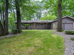 162 Hawthorne St, Longmeadow, MA 01106