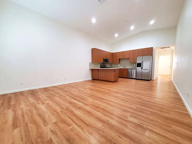 12550 Laurel St — Photo 27