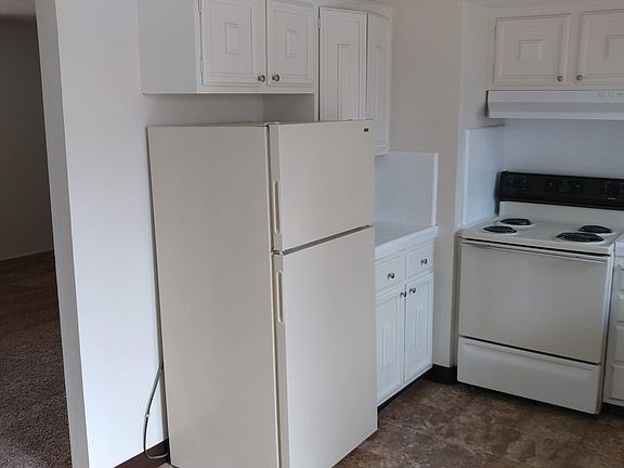 3rd image of 2813 N West Ave #401