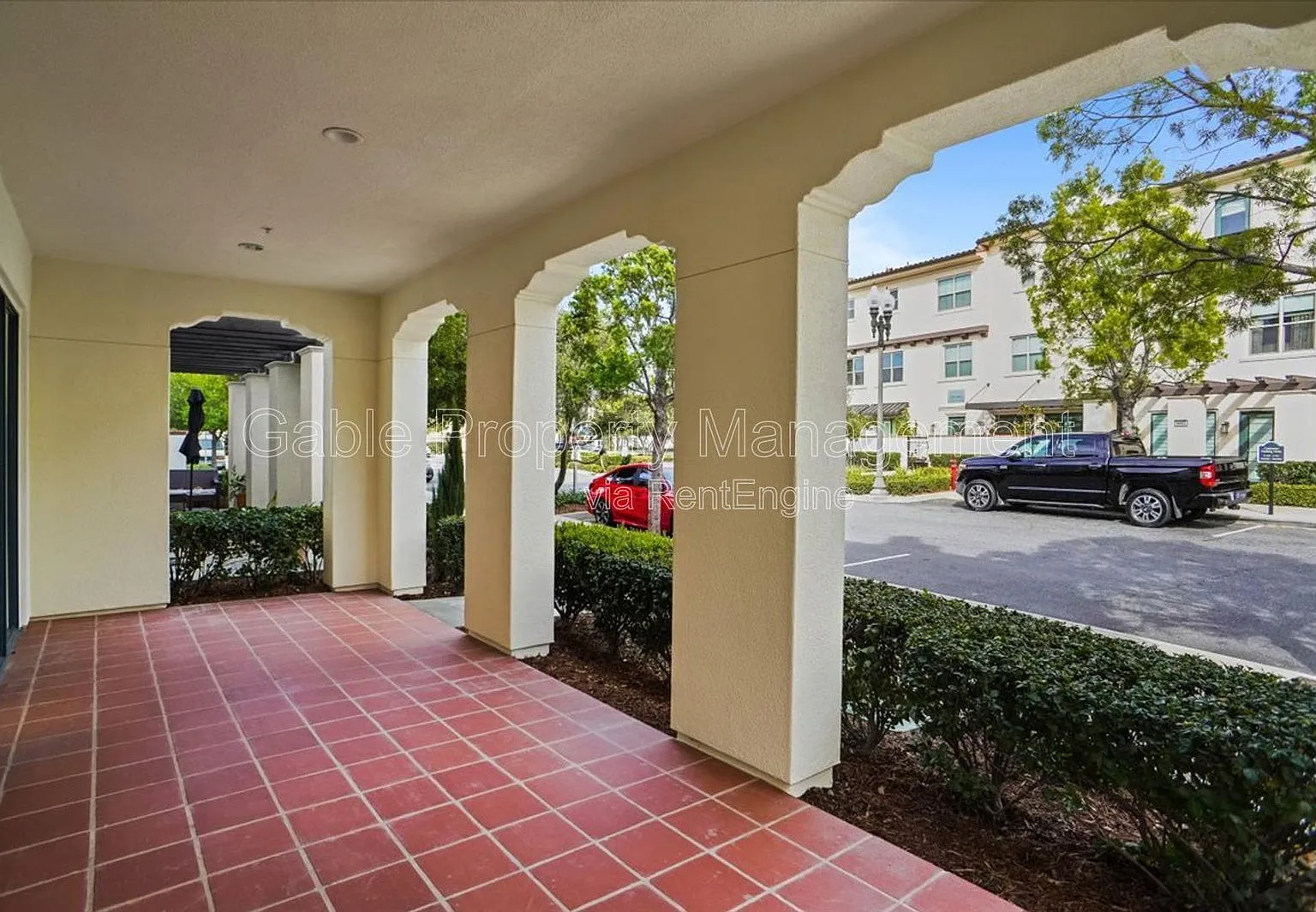 Studio, 1.0 bath, 800 sqft, $1,400 — Photo 4