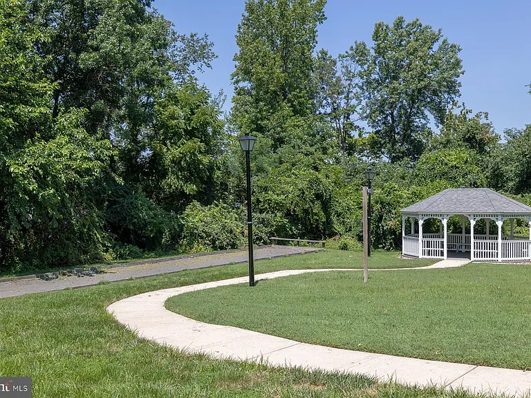 3 Fox Ct — Photo 38