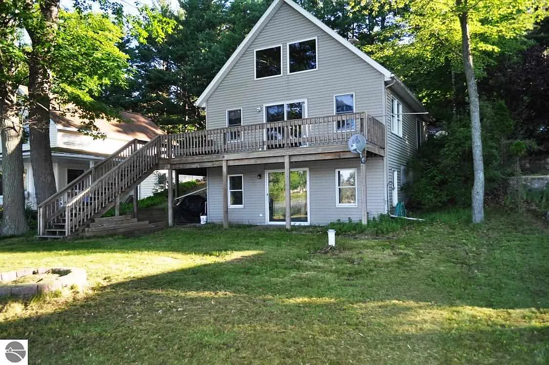 11095 Fowler Dr photo 1