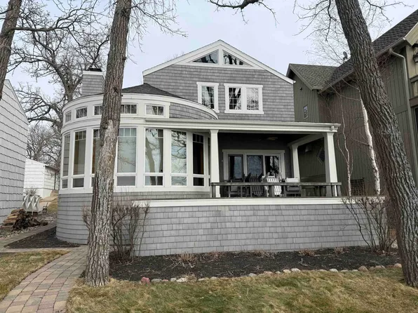 2807 Lake Shore Dr, Okoboji, IA 51355